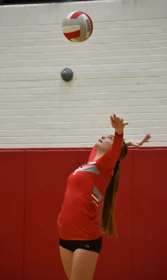 Keep on fighting Lehi volleyball makes key plays, wins at Spanish Fork